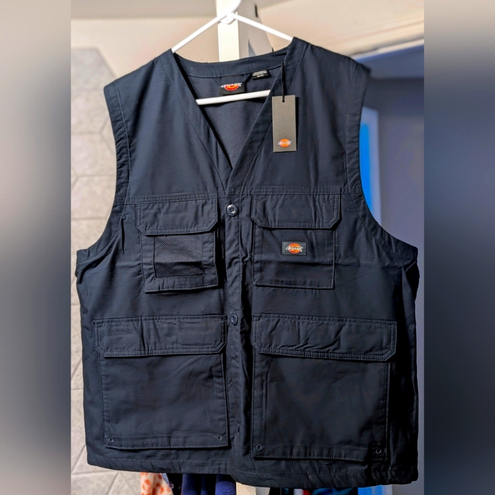 Fishersville mens vest NWT Dickies